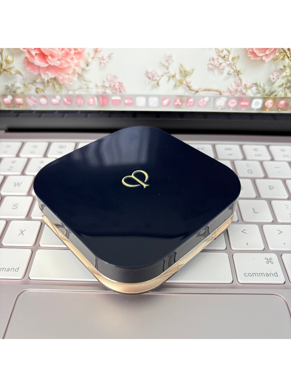 Cla De Peau Radiant Cushion Dewy Foundation Case